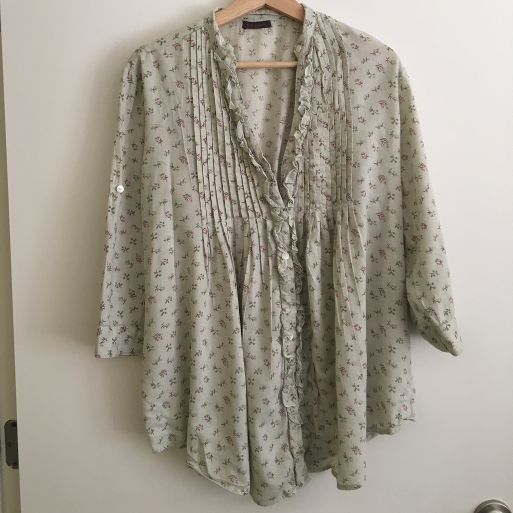 Floral pattern wavy top